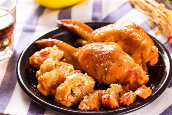 鸡翅包饭怎么做(鸡翅包饭怎么做视频)
