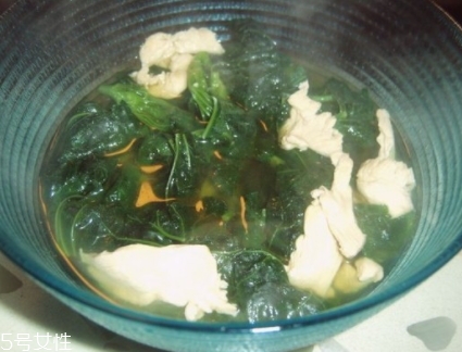 鸡肉冬寒菜汤的做法(鸡肉冬寒菜汤的做法)