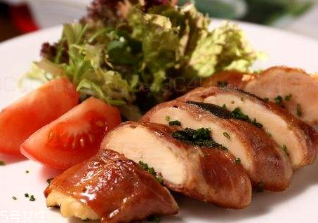 减肥能吃鸡胸肉吗(减肥能吃鸡胸肉吗?)