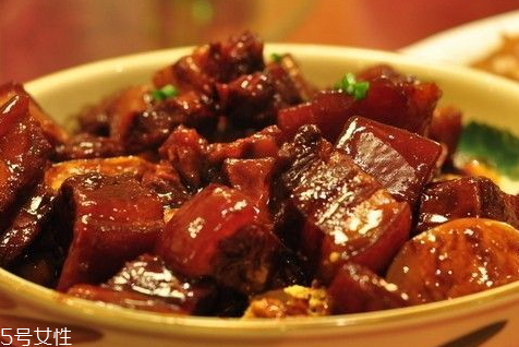 红烧羊肉家常做法(红烧羊肉的家常做法)