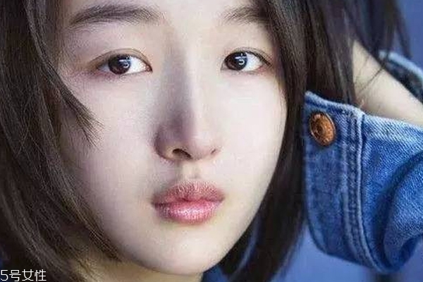 眼影的涂抹方法(眼影怎么使用)