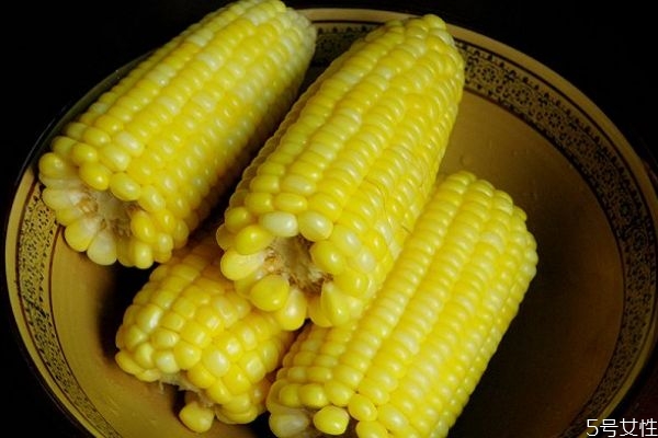 煮玉米的方法(煮玉米的方法和时间)