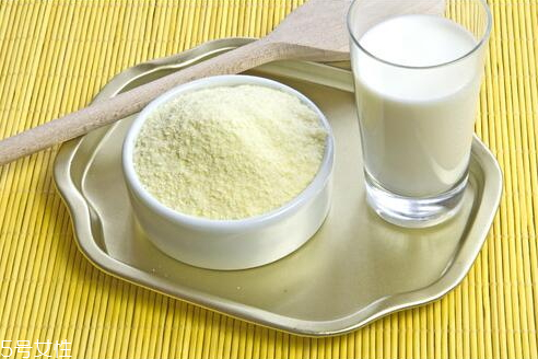 泡奶粉的最佳水温(泡奶粉的最佳水温是多少) 泡奶粉的最佳水温(泡奶粉的最佳水温是多少)