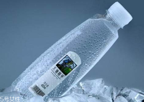 瓶装矿泉水开封可以放多久(矿泉水开封没喝可以放多久)