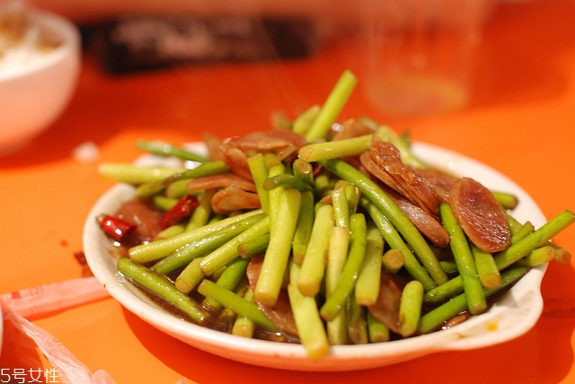 蒜苔的料理方式(蒜苔几种做法)