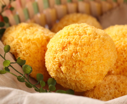 丑耳比银耳口感更糯(银耳丑耳糯耳有什么区别)