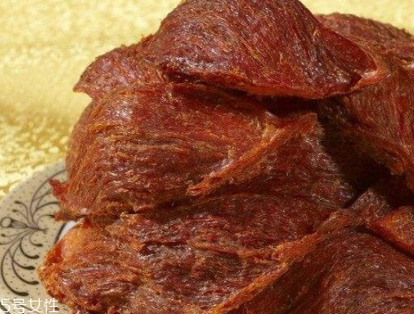 血燕窝是怎么形成的(燕窝怎么产生) 血燕窝是怎么形成的(燕窝怎么产生)