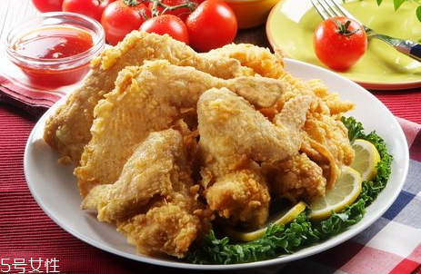 香酥炸鸡翅的做法(鸡翅怎么炸又酥又好吃)