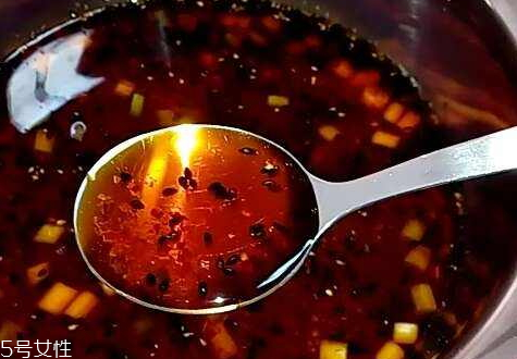 储存辣椒油用什么(辣椒油怎么储存)