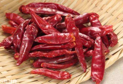 红辣椒什么时候采收(辣椒采收时间)