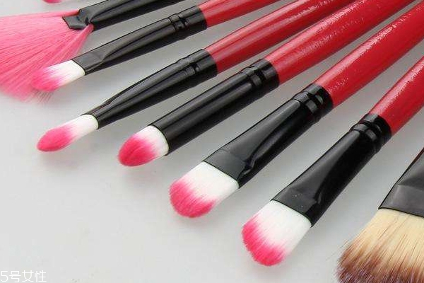 化妆刷怎么清洗(化妆刷怎么清洗干净)