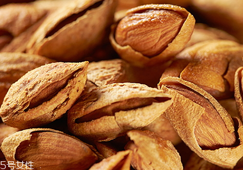 巴旦木怎么吃(巴旦木怎么吃的技巧) 巴旦木怎么吃(巴旦木怎么吃的技巧)