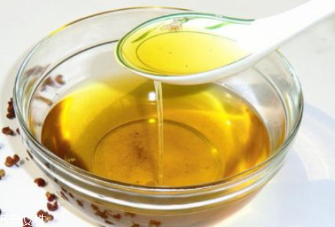 普通芝麻油的特点(芝麻油和麻油)