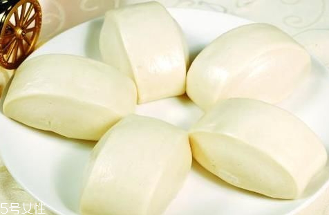 面粉放碱的作用(面粉放碱的作用)