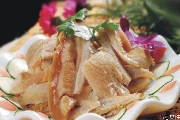 什么季节涂什么口红(什么季节涂什么口红)