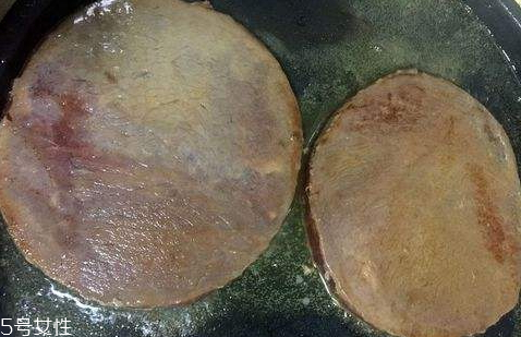 电饼铛煎牛排做法(电饼铛煎牛排的做法)