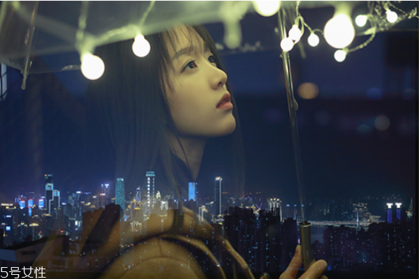 如何根据肤色选口红(口红颜色和肤色的搭配)