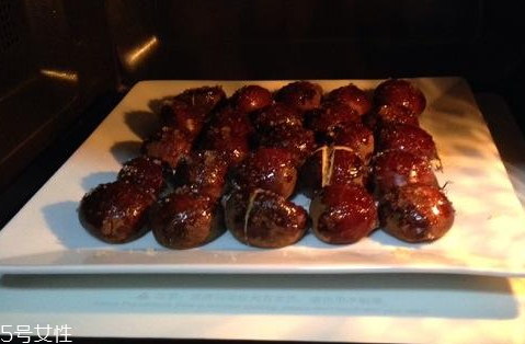 烤箱烤栗子的做法(烤箱怎么烤栗子好吃窍门) 烤箱烤栗子的做法(烤箱怎么烤栗子好吃窍门)