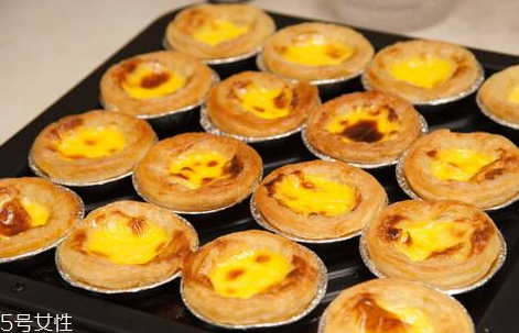 用微波炉做蛋挞的简单方法(用微波炉做蛋挞的方法和步骤)