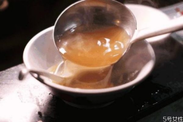 如何让妆容持久不花妆(化妆怎么才能不花妆)