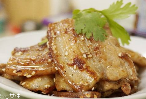 烤箱烤五花肉做法(烧烤五花肉怎么做) 烤箱烤五花肉做法(烧烤五花肉怎么做)