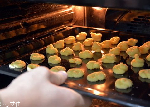 烤箱烤饼做法(烤箱烤饼的做法大全)