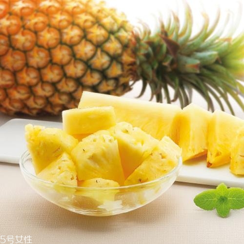 哪些人不能吃菠萝(哪些人不能吃菠萝蜜)