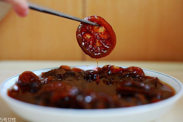 冰糖炖柠檬可以放多久(冰糖炖柠檬可以放多久?) 冰糖炖柠檬可以放多久(冰糖炖柠檬可以放多久?)