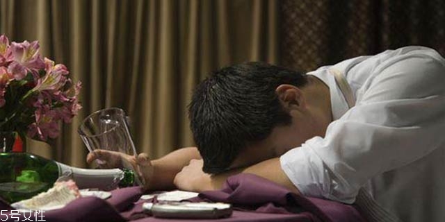 酒后吃什么好(酒后吃什么好缓解胃)