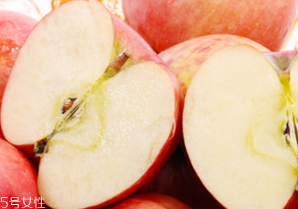 坐月子期间吃水果注意事项(女性在坐月子期间吃水果需要注意的问题)