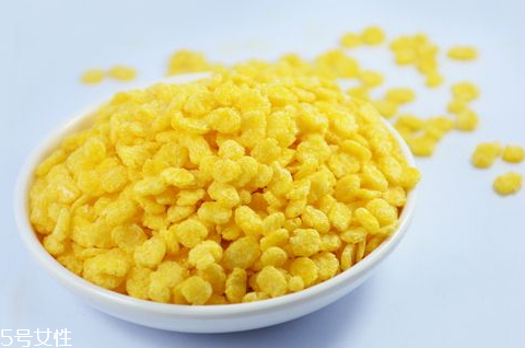 玉米片的营养成分表(玉米片的营养成分表)