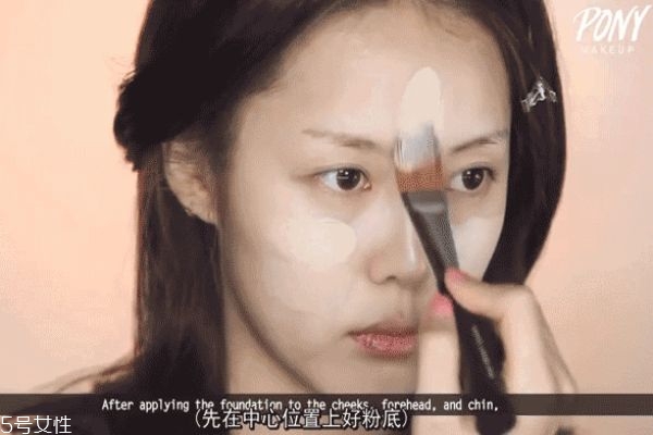 为什么你的底妆不够轻薄(底妆轻薄自然的技巧)