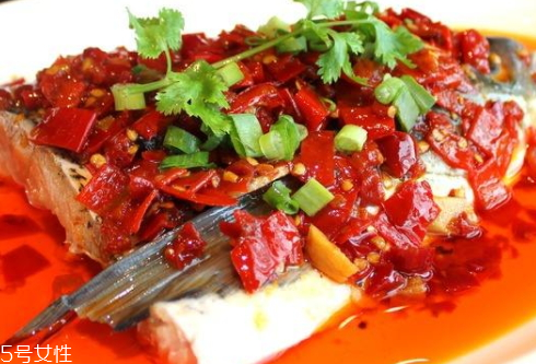 鱼头和鱼肉哪个热量高(鱼头的热量是不是很高)