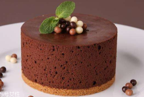 慕斯蛋糕的做法(慕斯蛋糕的做法 配方)