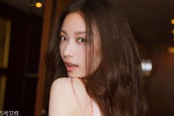 三、挑腮红质地(腮红的质地分为哪三种)