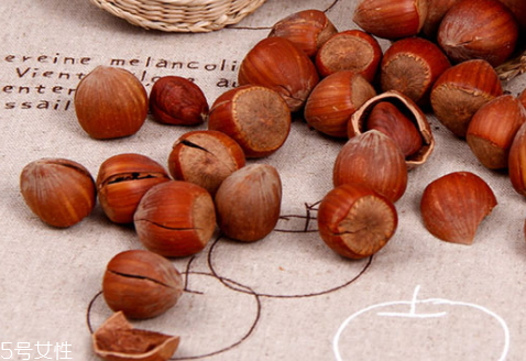 哪些食物无需放冰箱(哪些食物不用放冰箱)