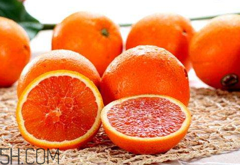 红肉脐橙和血橙哪个营养价值高(血橙比脐橙营养价值)