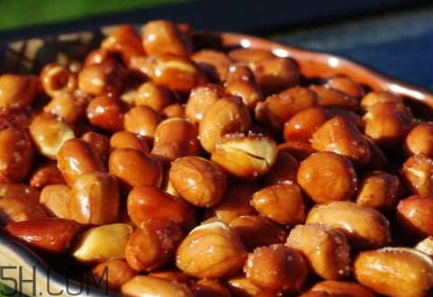 炒花生的做法(炒花生的做法大全)