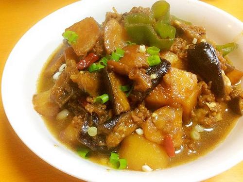 茄子炖土豆是哪里的菜系(土豆炖茄子用什么茄子)