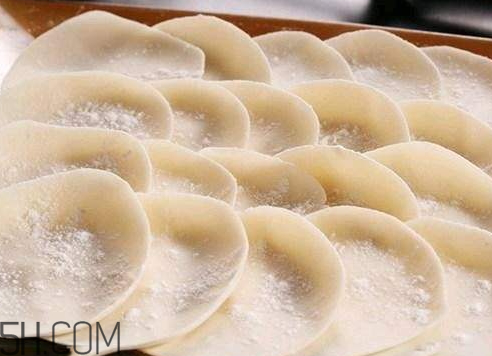 饺子皮用什么面粉做(饺子皮用什么面粉做的)