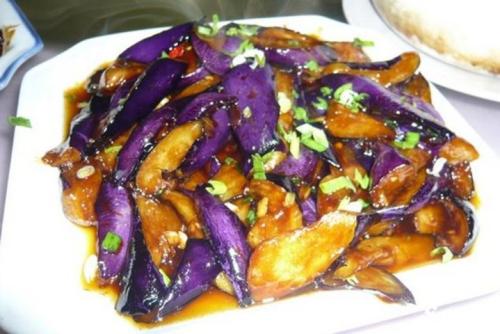 油焖茄子属于哪里的菜(油焖茄子是什么菜系) 油焖茄子属于哪里的菜(油焖茄子是什么菜系)