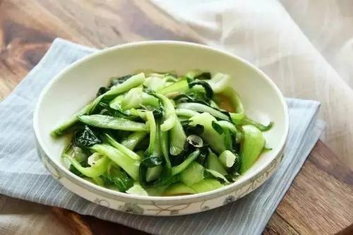 蒜蓉油菜怎么做好吃(蒜蓉小油菜怎么炒才好吃)