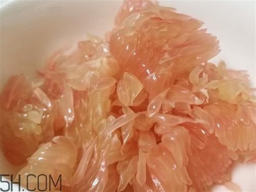 哪些人不能吃柚子(哪些人不能吃柚子皮)