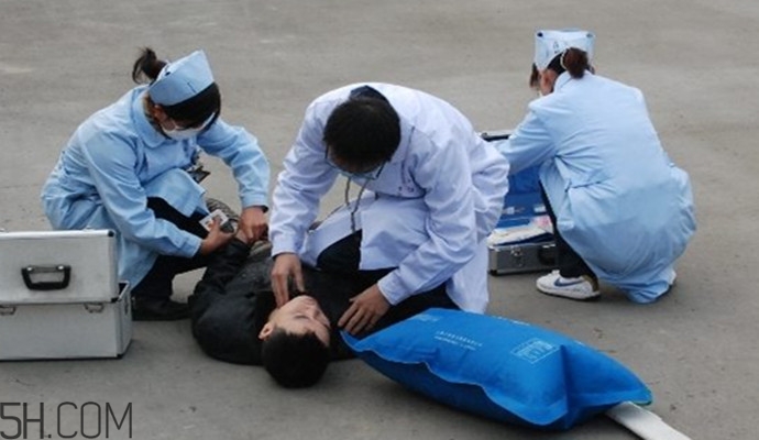 羊角风预防注意事项(羊角风怎么急救) 羊角风预防注意事项(羊角风怎么急救)