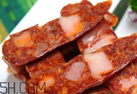 自制风干香肠的做法(自制风干香肠的做法窍门)