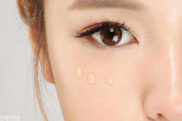 遮瑕膏用在哪一步(化妆遮瑕膏的正确顺序)