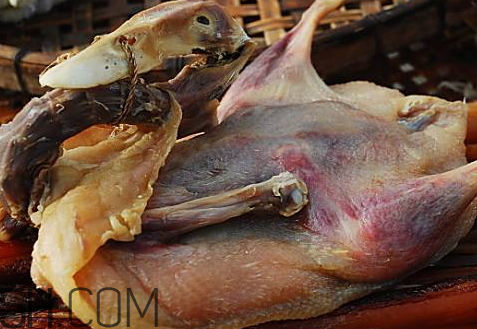 腊鸭长毛是坏了吗(腊鸭长毛了还能吃吗)