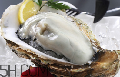 生蚝和牛奶可以一起吃吗(生蚝和牛奶可以一起吃吗)