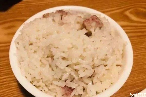 芋头饭的做法(好吃简单的芋头做法)