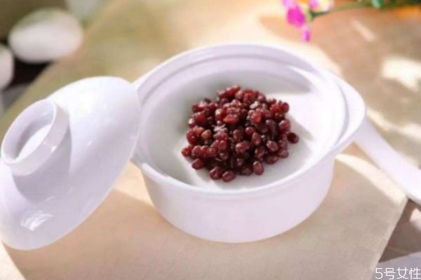 双皮奶放冰箱冷藏还是冷冻(双皮奶放冰箱冷藏还是冷冻)